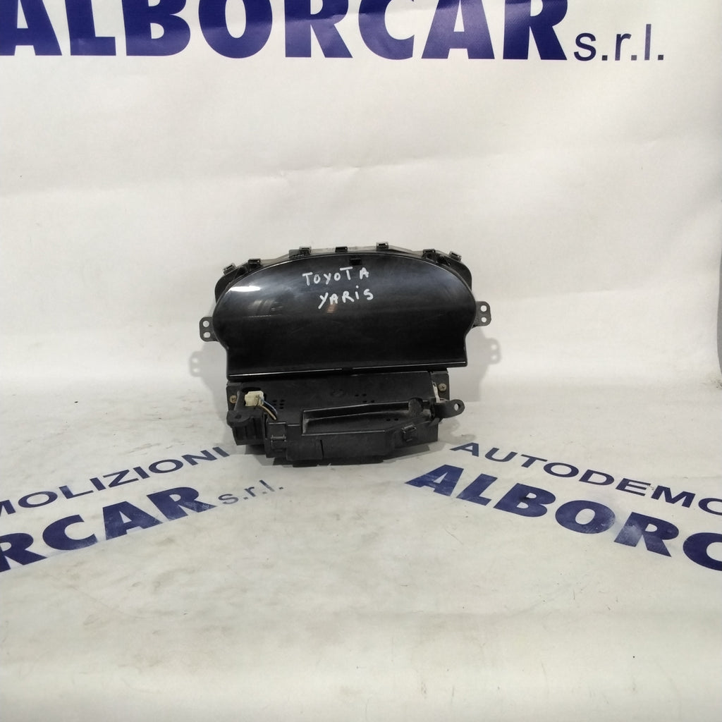Dashboard/odometer Toyota Yaris year 2001 (sf7p2)