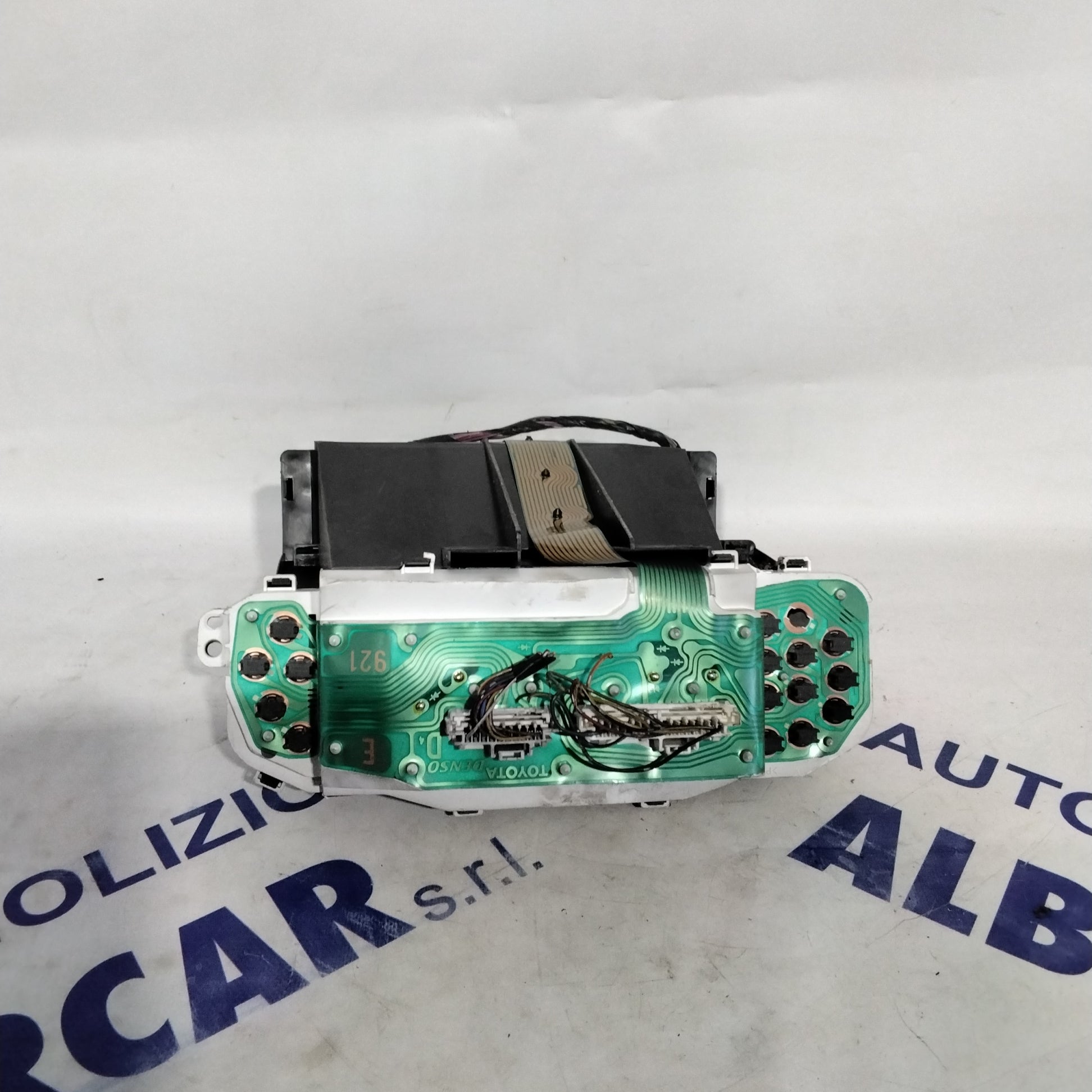 Dashboard/odometer Toyota Yaris year 2001 (sf7p2)
