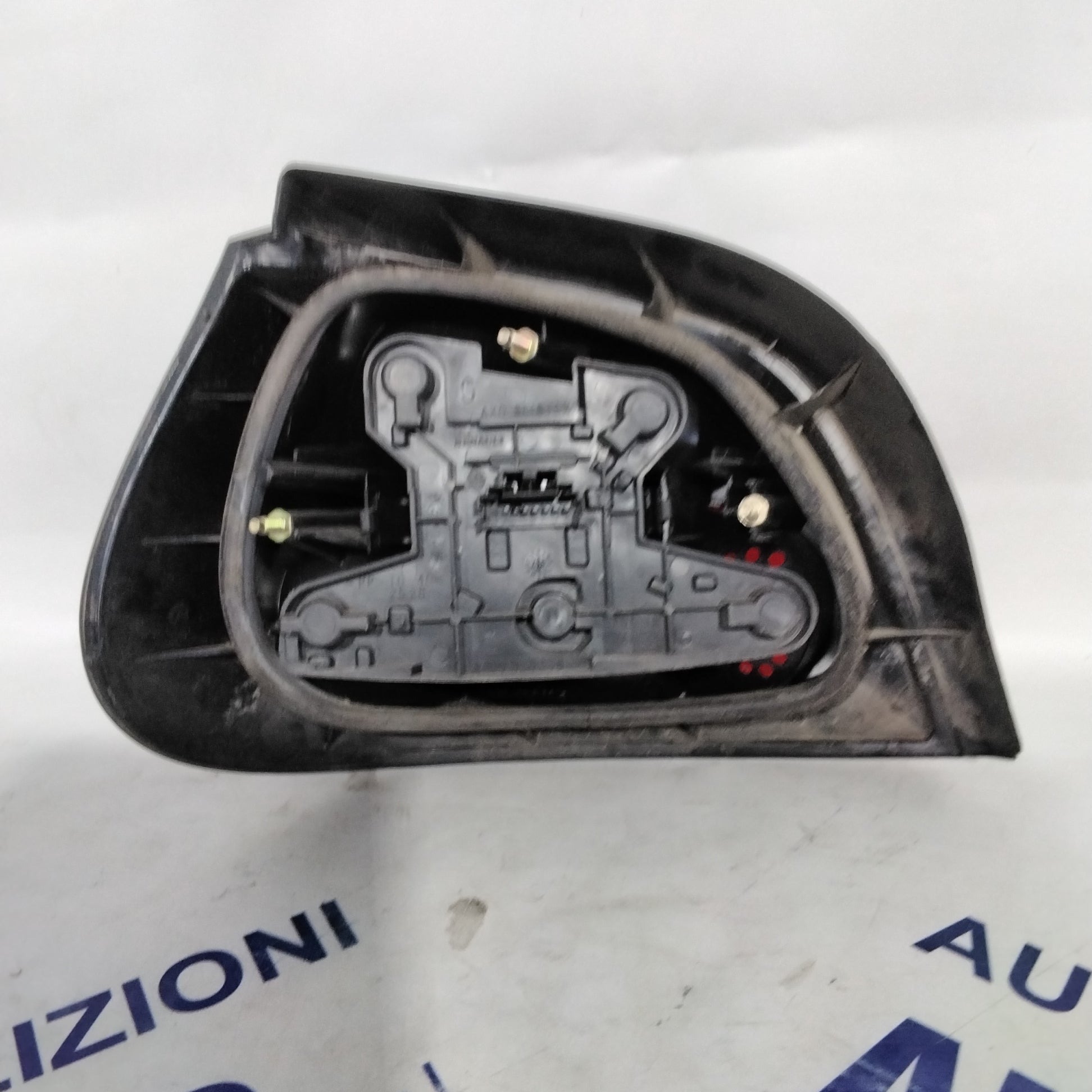 Renault Megane 2002 right stop light code: 7700828138 (sf9p1)
