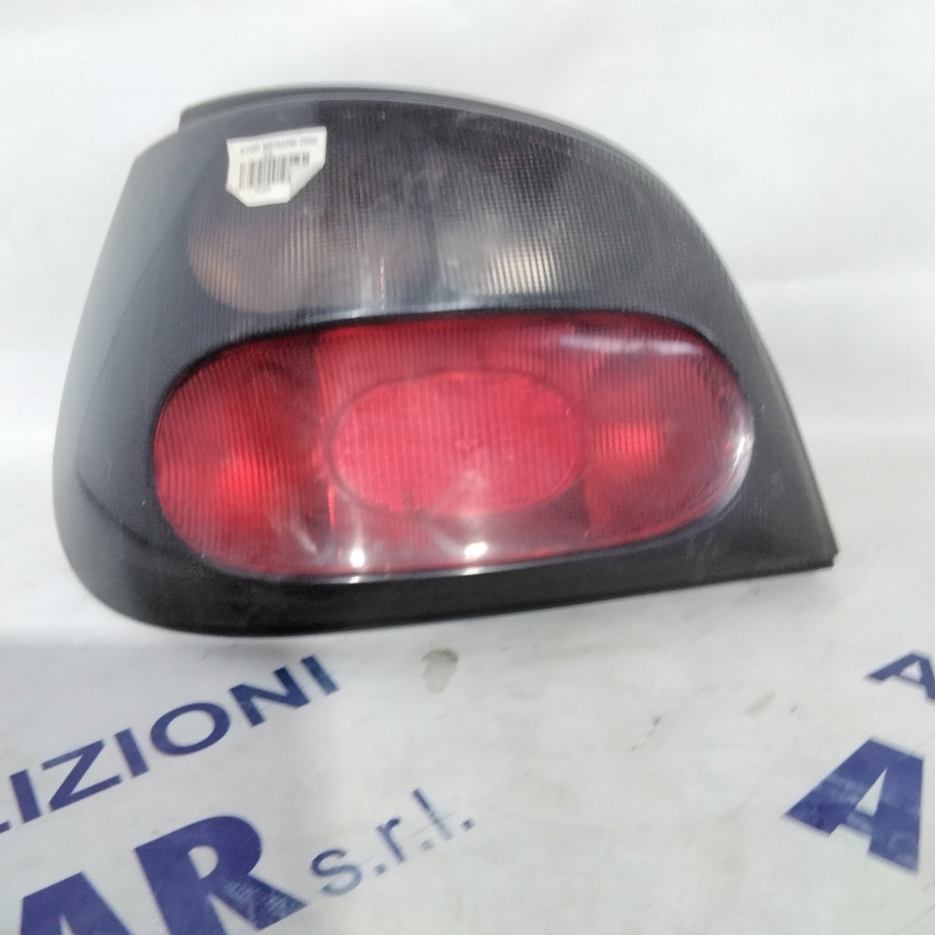 Renault Megane left tail light 2002 code: 7700828137 (sf9p1)