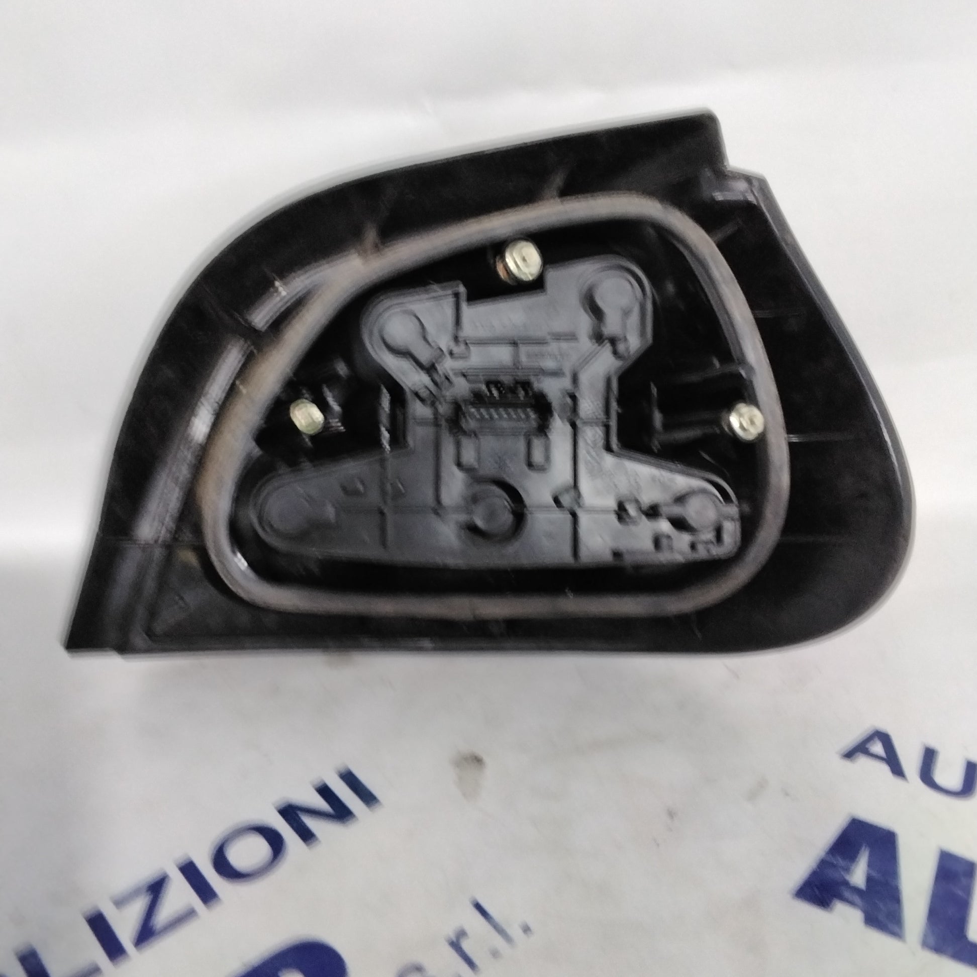Renault Megane left tail light 2002 code: 7700828137 (sf9p1)