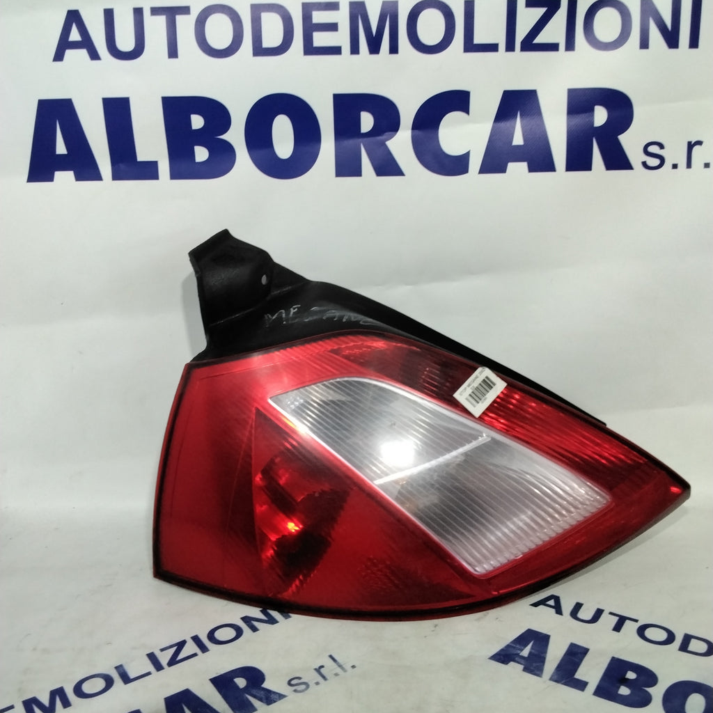 Renault Scenic left tail light year 2006 code: 8200073236 (sf9p1)