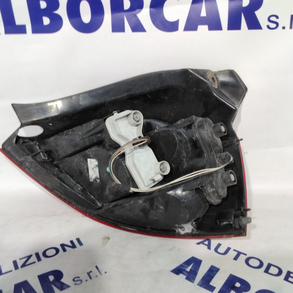 Renault Scenic left tail light year 2006 code: 8200073236 (sf9p1)