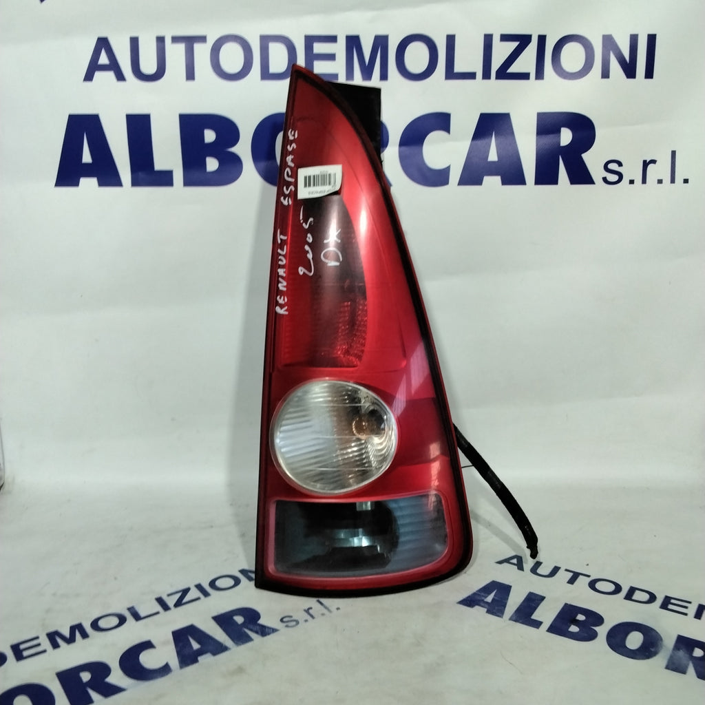 Renault Espace right brake light year 2006 code: 8200027152 (sf9p1)