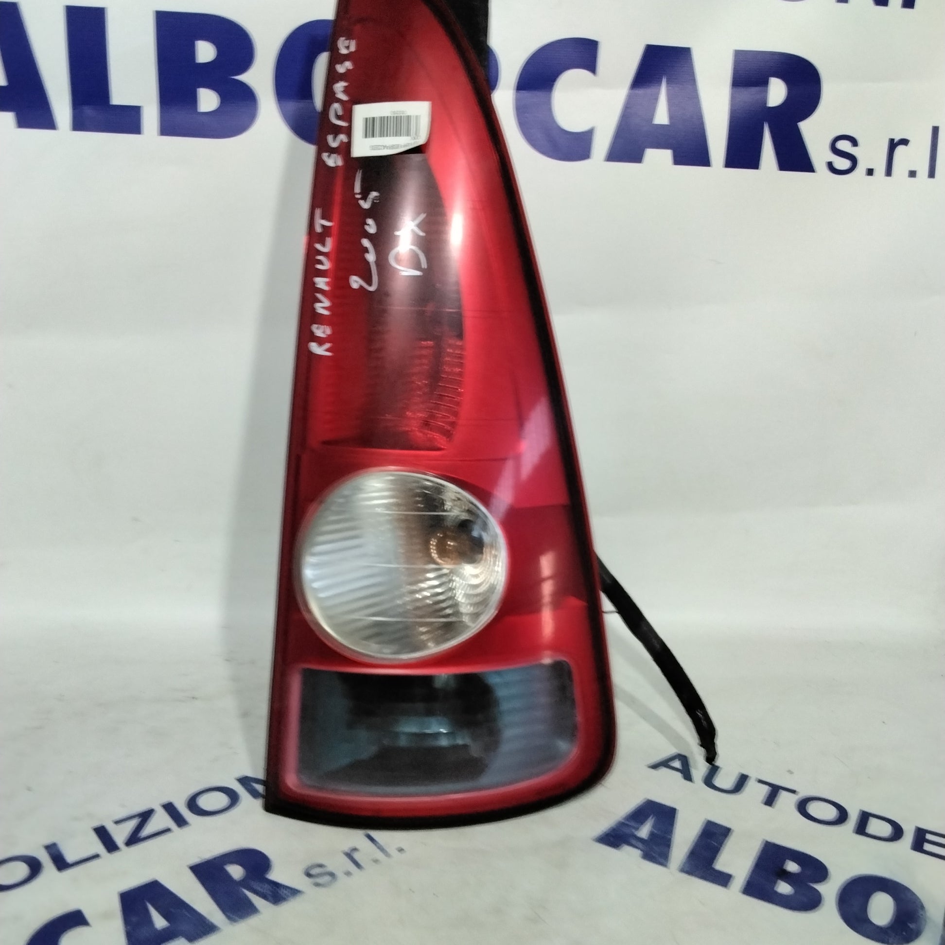 Renault Espace right brake light year 2006 code: 8200027152 (sf9p1)