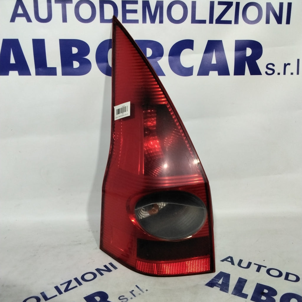 Renault Megane left tail light 2006 code: 8200142684 (sf9p1)
