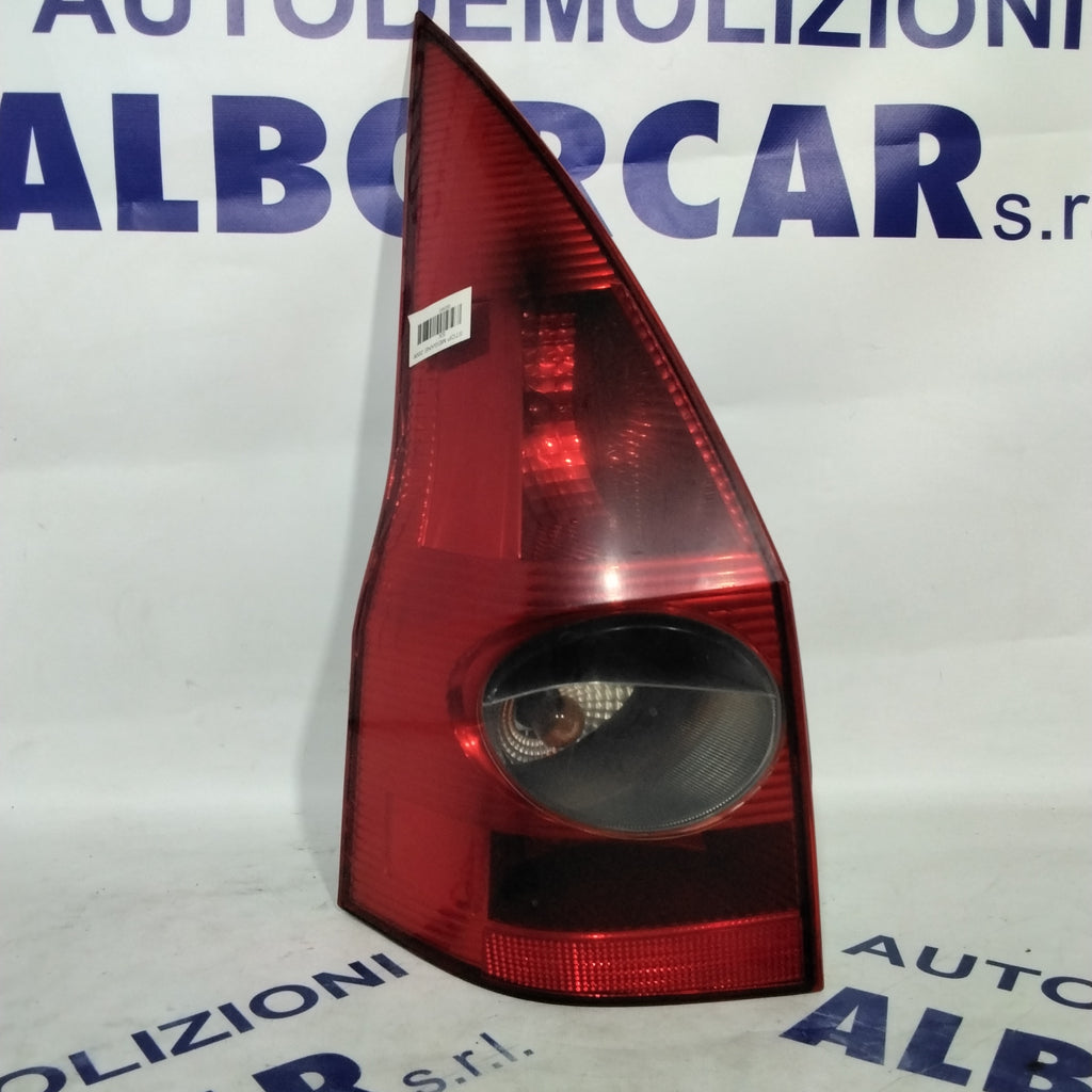 Renault Megane left tail light 2006 code: 8200142684 (sf9p1)