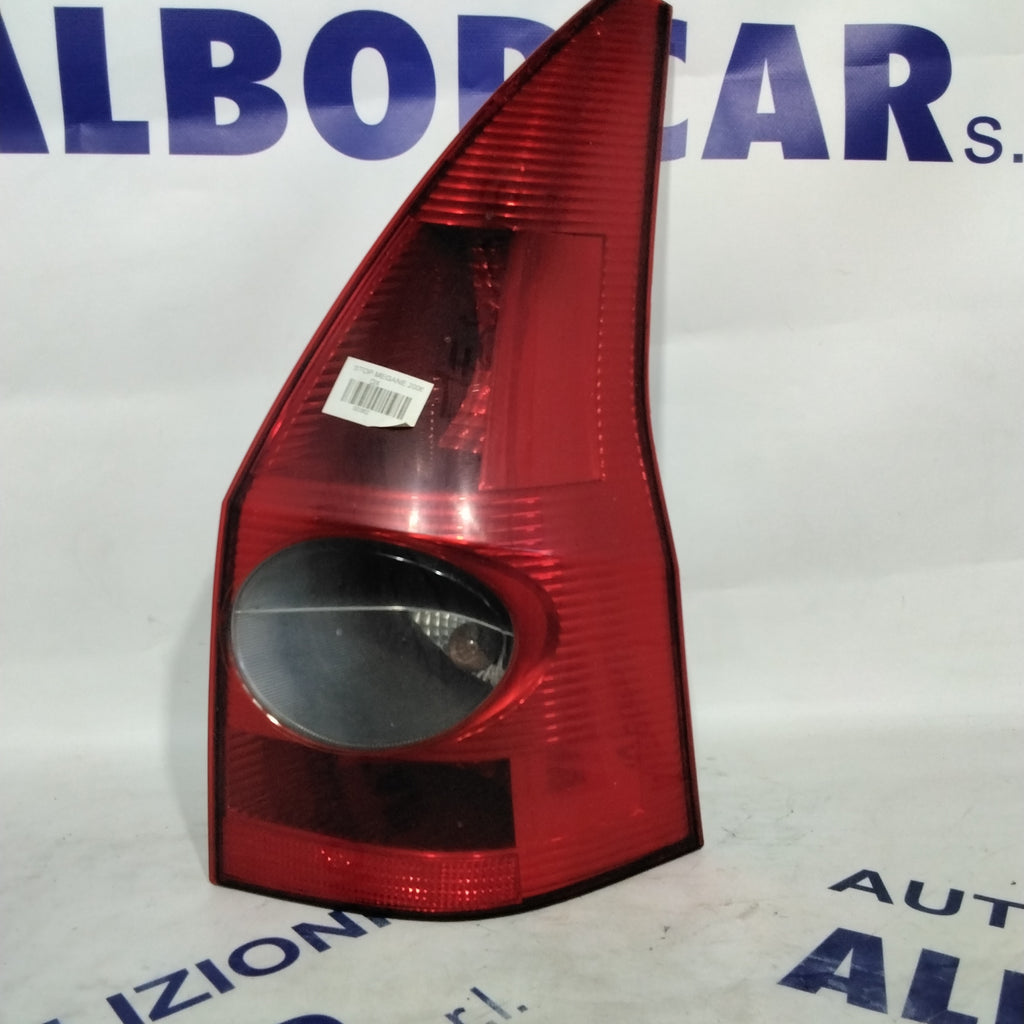 Renault Megane stop light right 2006 code: 82002683 (sf9p1)