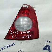 Carica l&#39;immagine nel visualizzatore di Gallery, Fanale stop renault clio destro anno 2004 codice :8200071414 (sf9p1)
