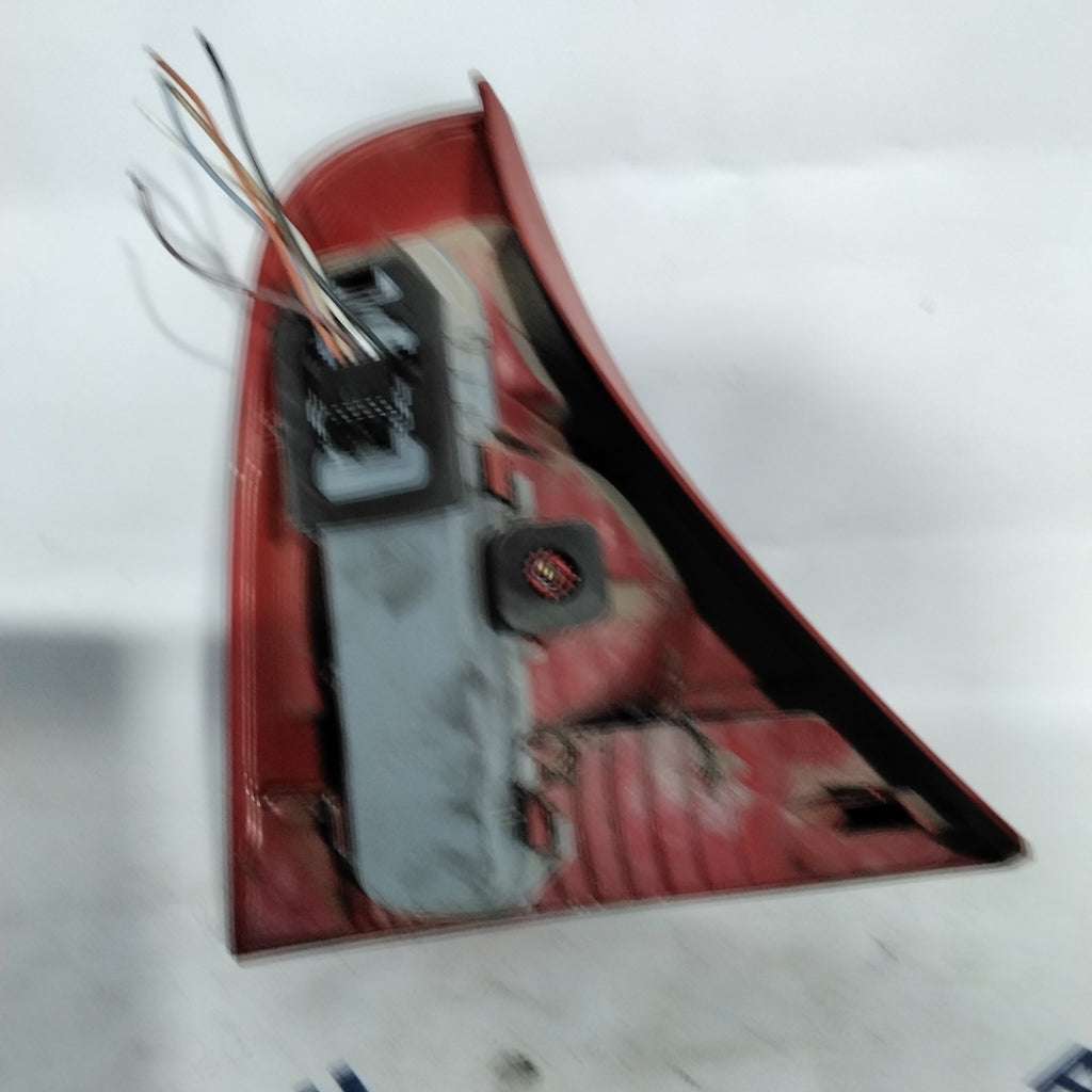 Right taillight Renault Clio year 2004 code: 8200071414 (sf9p1)