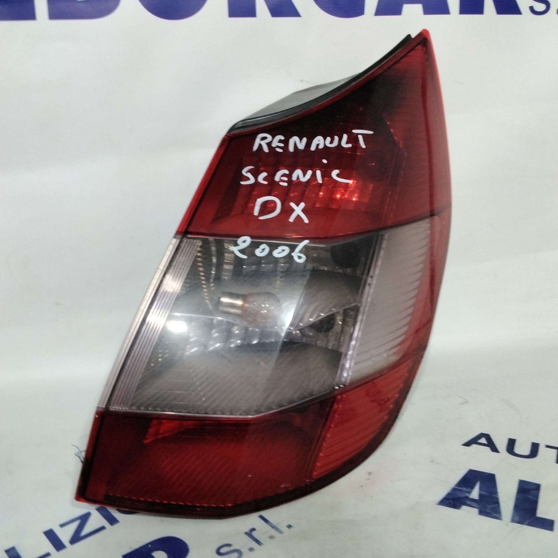 Fanale stop renault scenic destro anno 2006 codice :82000127702 (sf9p1)