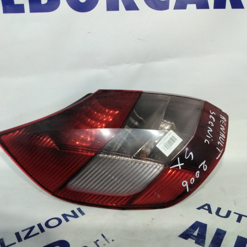 Renault Scenic left stop light year 2006 code: 82000127704 (sf9p1)
