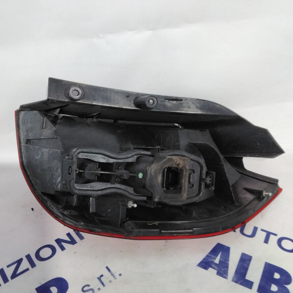 Renault Scenic left tail light year 2006 code: 8200474328 (sf9p1)