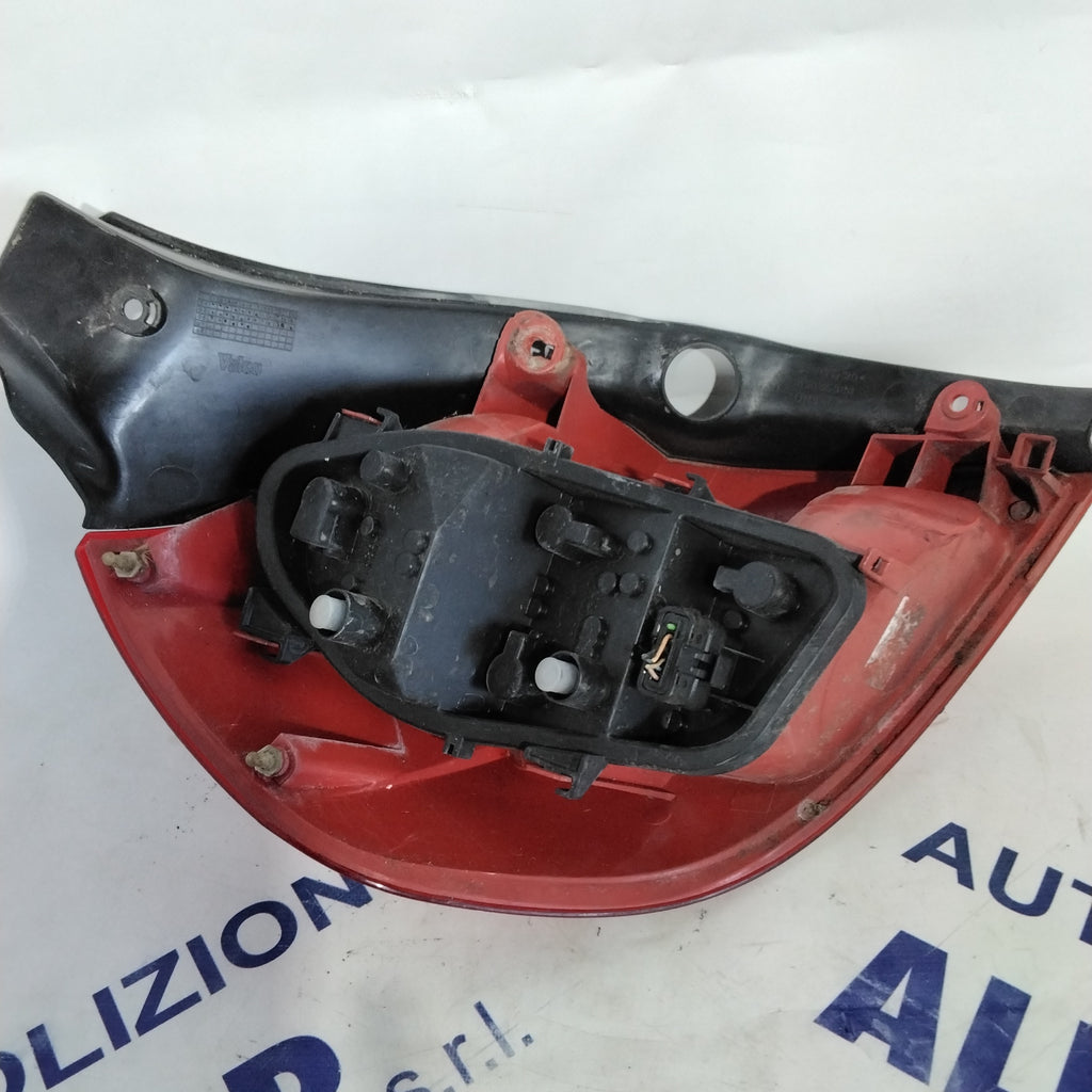 Renault Clio right stop light year 2006 code: 89035080 (sf9p1)