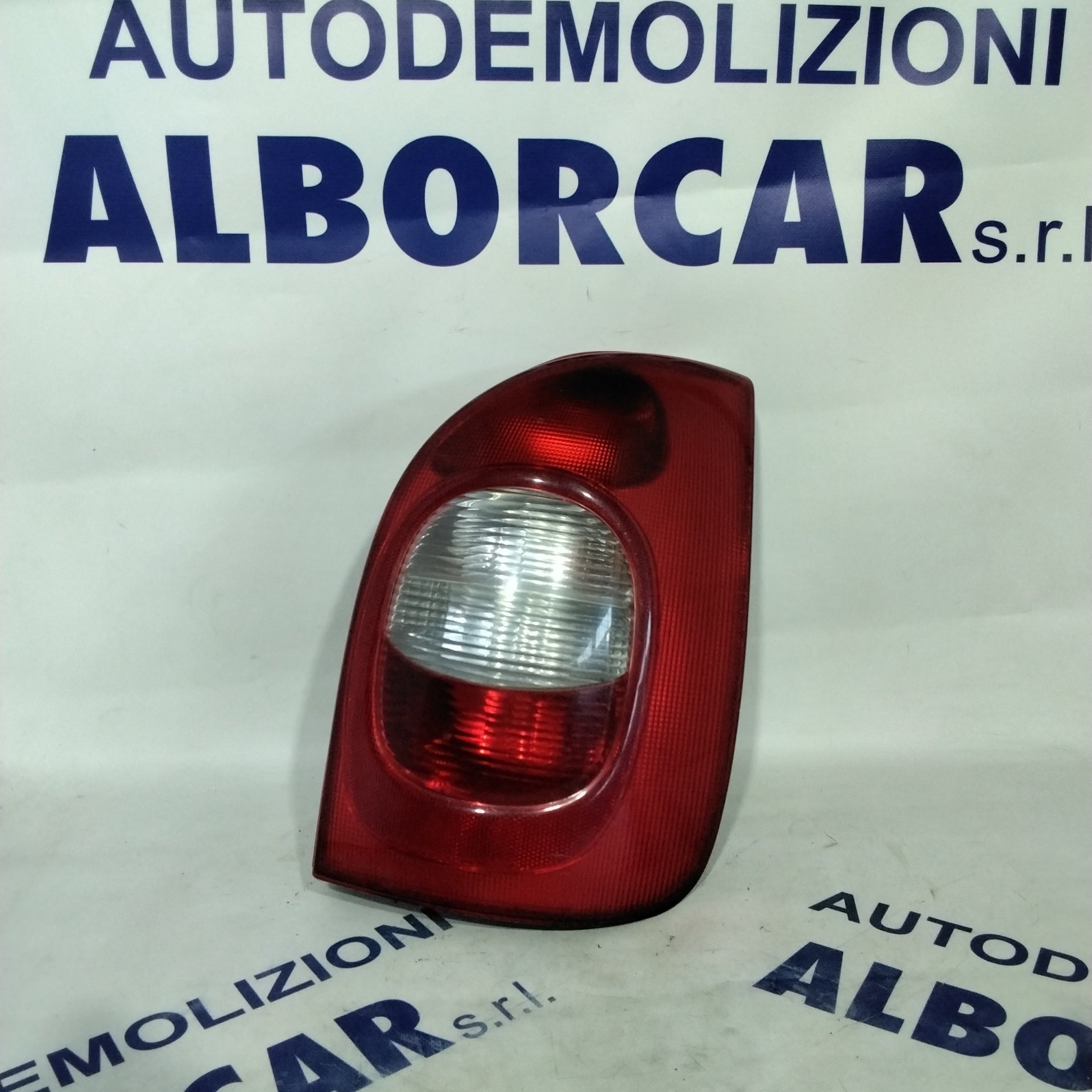 right stop light Citroen Xsara year 2000 code 89300241