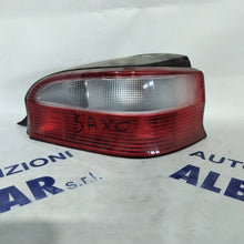 Carica l&#39;immagine nel visualizzatore di Gallery, fanale stop destro citroen saxo  anno 1998
