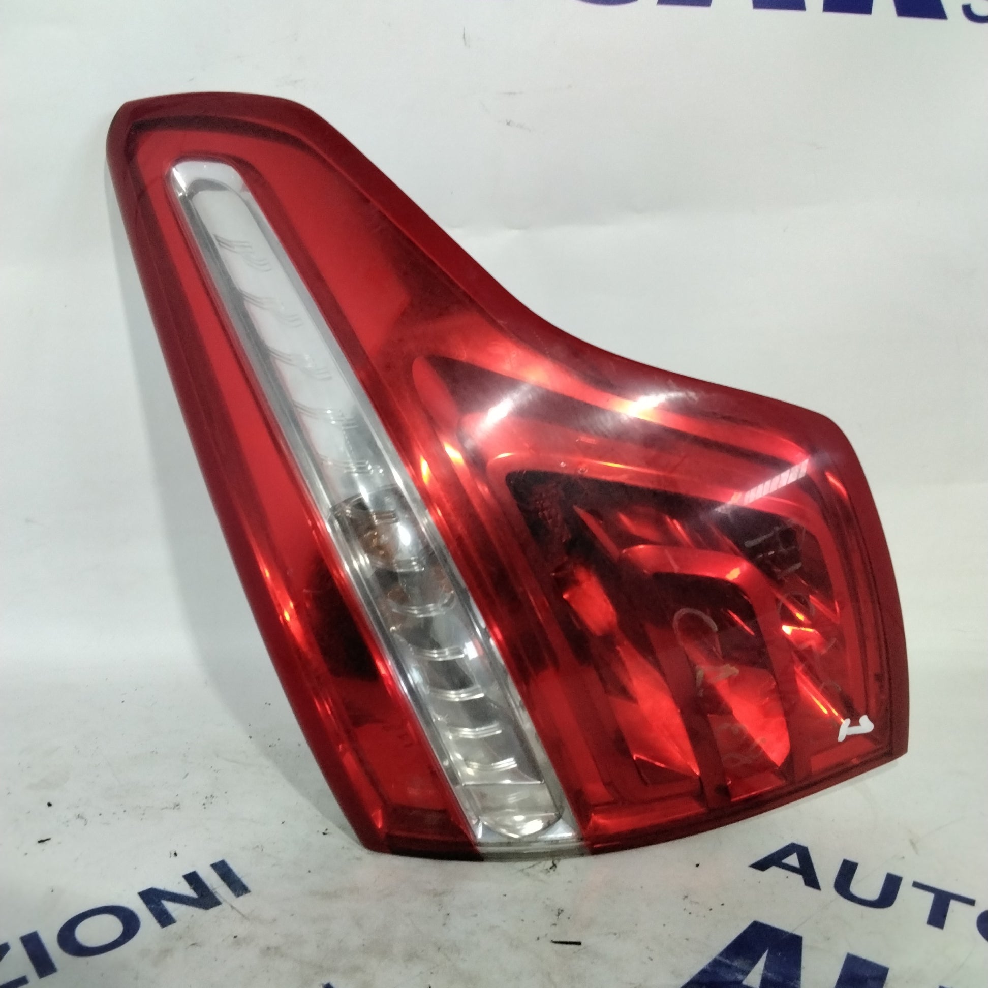 right stop light Citroen C4 Picasso year 2007 code 9653547480