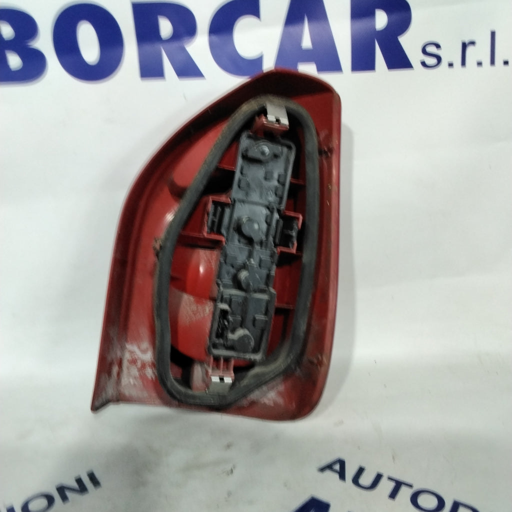Left stop light Citroen Xsara year 2002 code: 9631564080 (sf9p2)