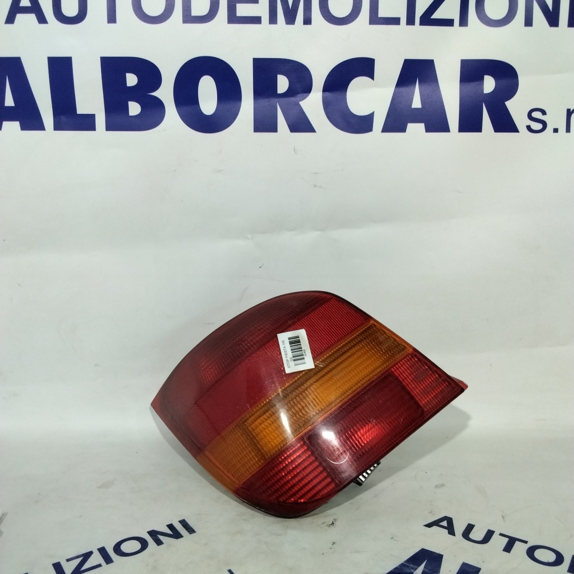 Ford Fiesta left rear tail light year 1996 code:A2810881 (sf9p2)