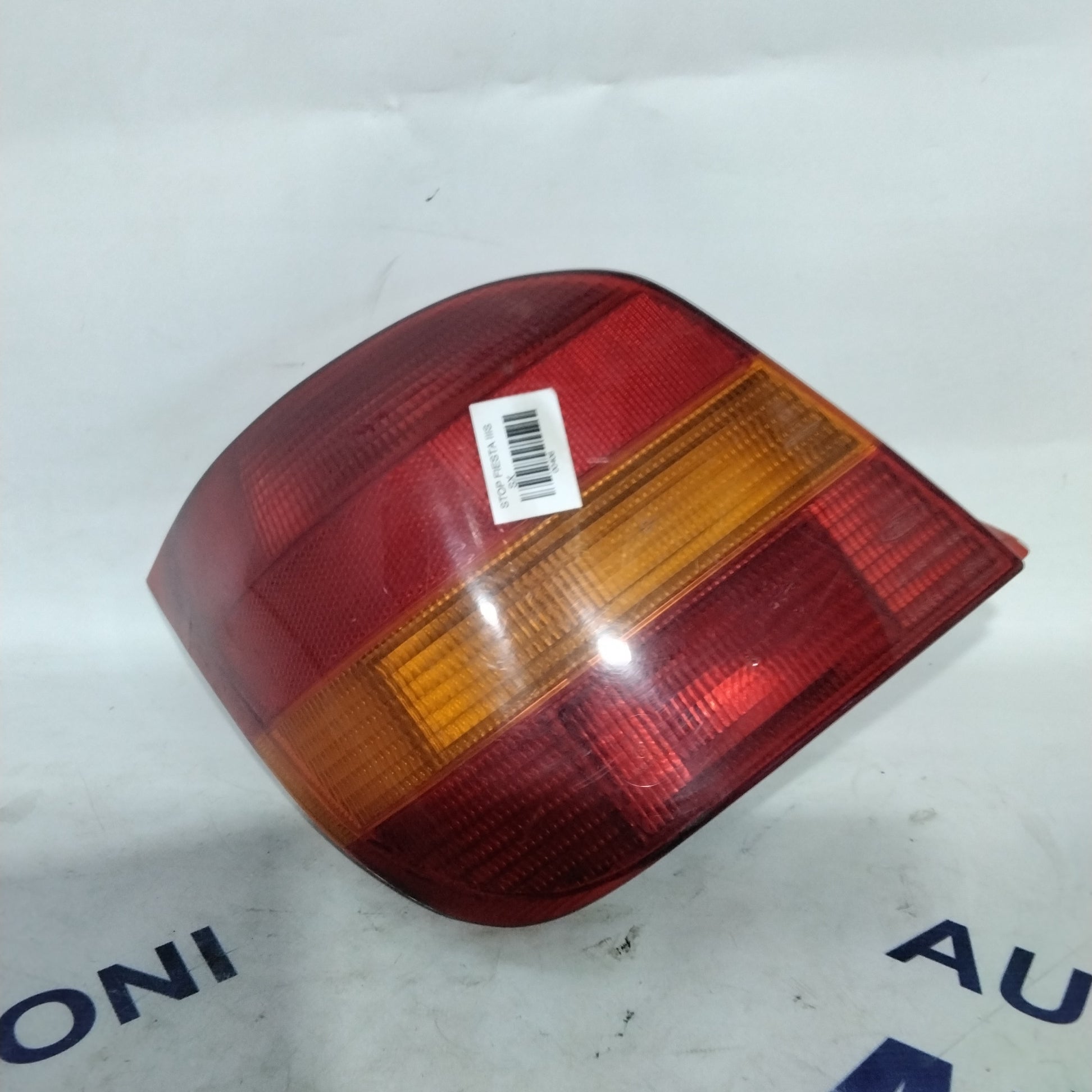 Ford Fiesta left rear tail light year 1996 code:A2810881 (sf9p2)