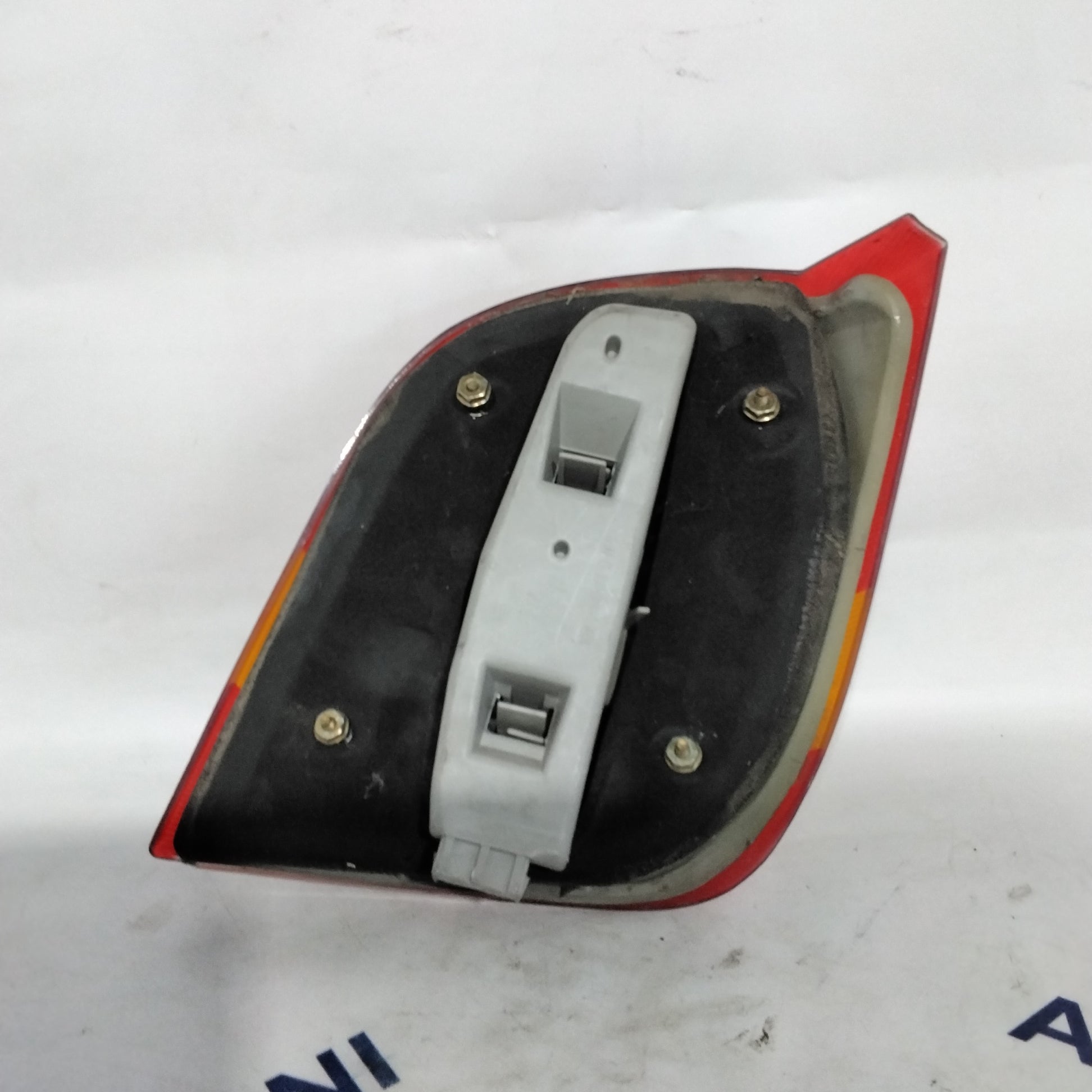 Ford Fiesta left rear tail light year 1996 code:A2810881 (sf9p2)