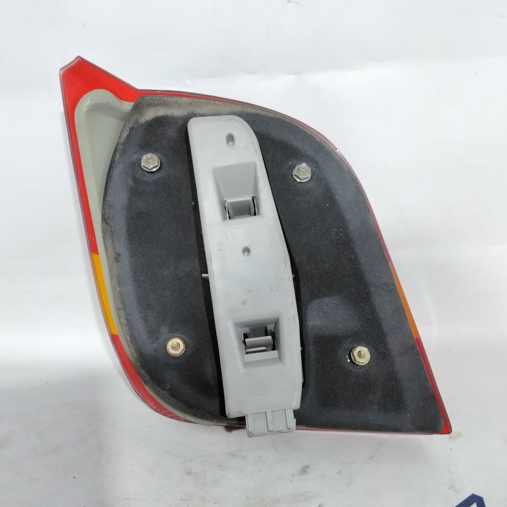 Ford Fiesta right tail light year 1996 code: A2810881 (sf9p2)
