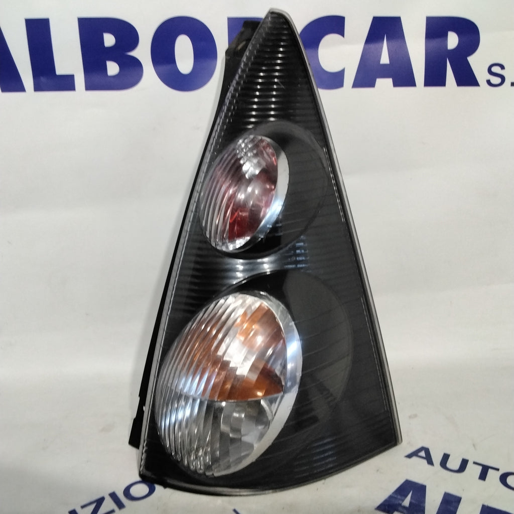 Citroen C1 right tail light year 2004