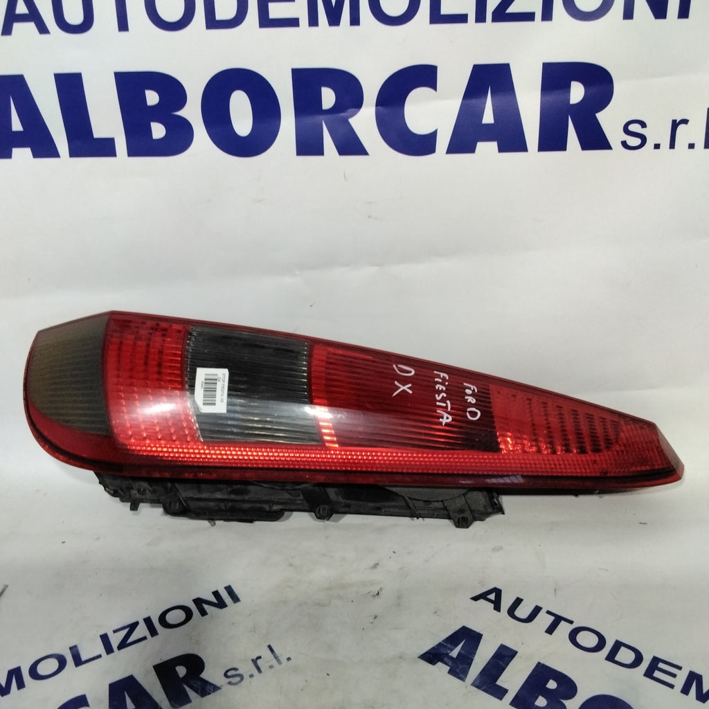 Right stop light Ford Fiesta year 2004 code: 6S6113N004A (sf9p2)
