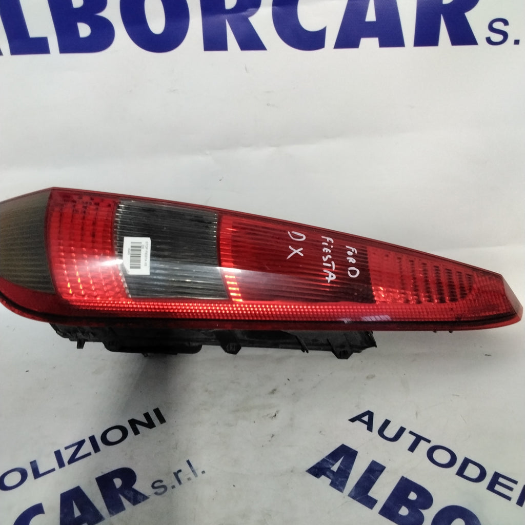 Right stop light Ford Fiesta year 2004 code: 6S6113N004A (sf9p2)
