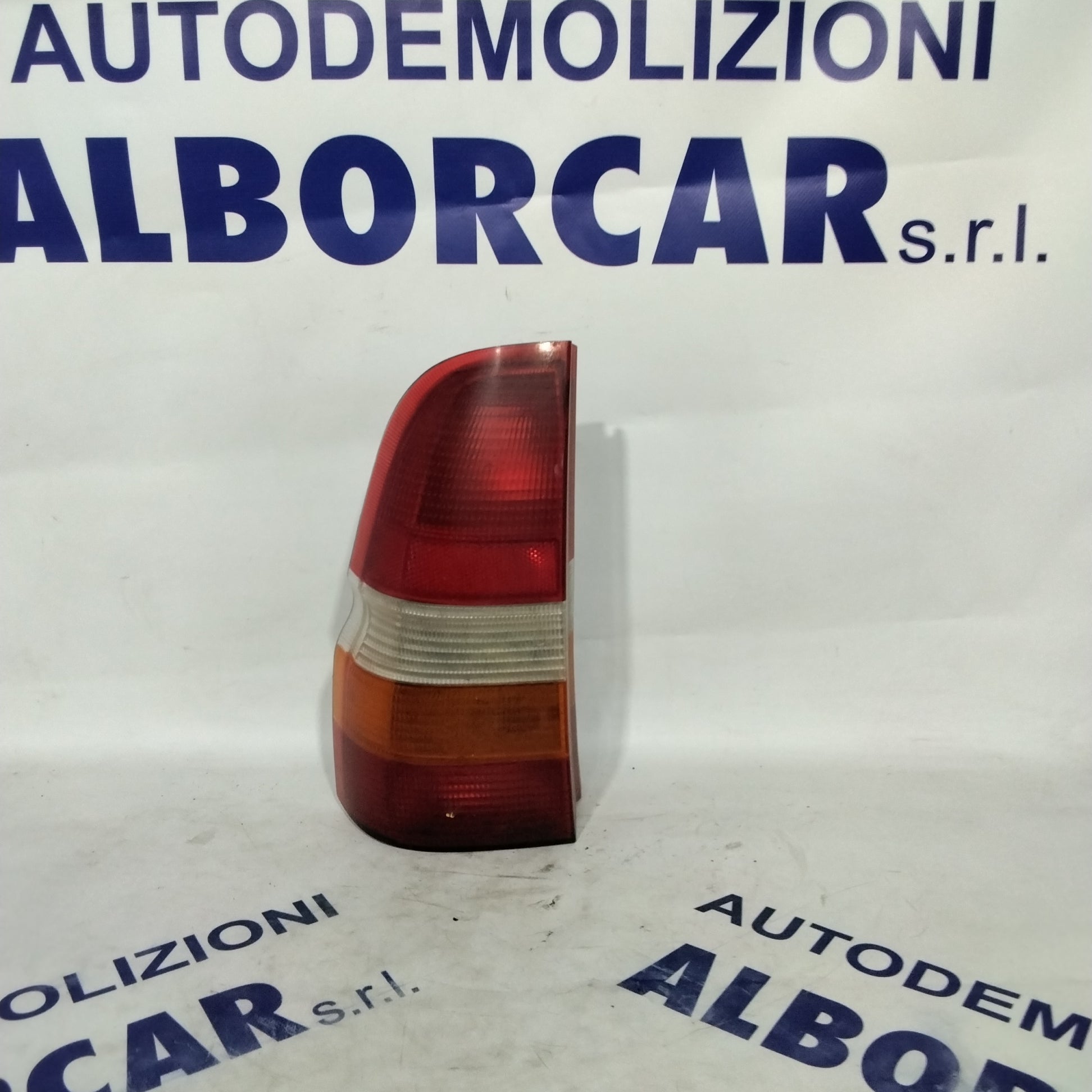 Ford Escort left tail light year 1998 code: 91AG13A603 (sf9p2)