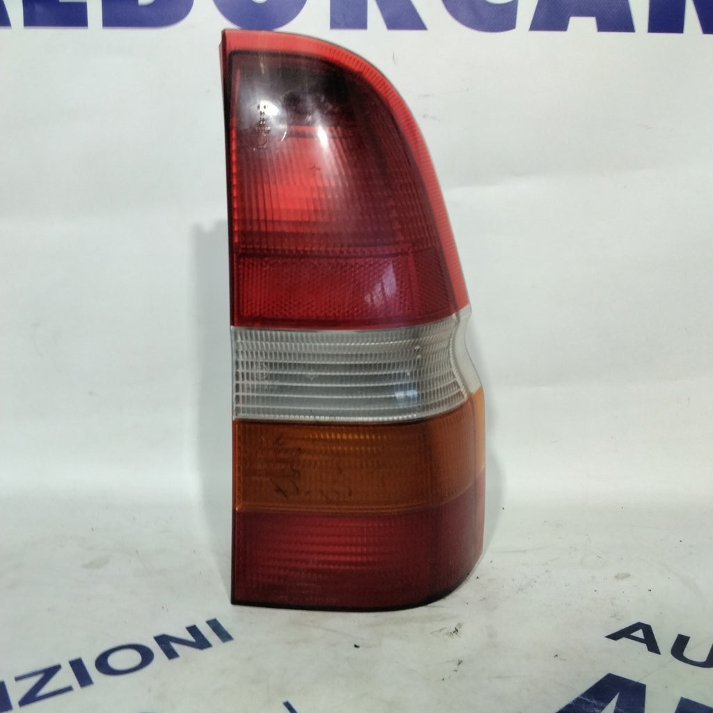 Ford Escort right stop light year 1998 code: 91AG13A602 (sf9p2)