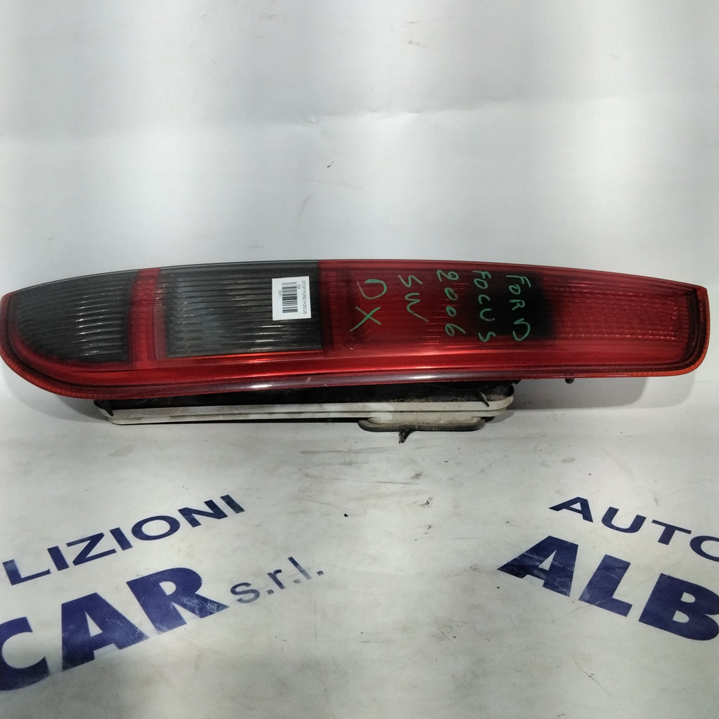 Right rear stop light Ford Focus year 2006 code: 4M5113N004 (sf9p1)