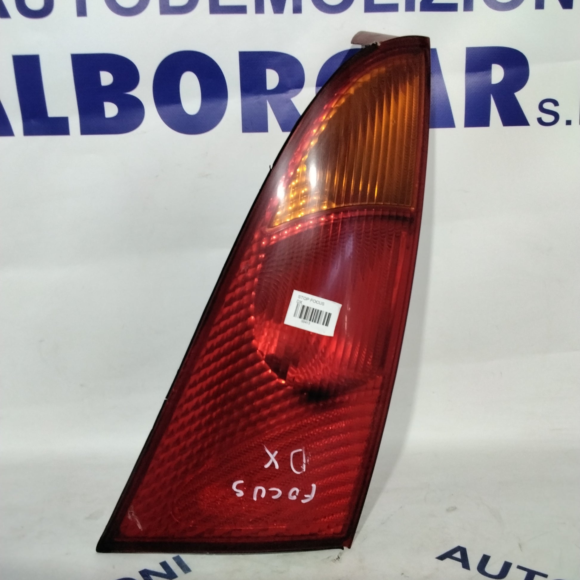 Ford Focus right stop light year 2001 code: 1M5113404 (sf9p1)