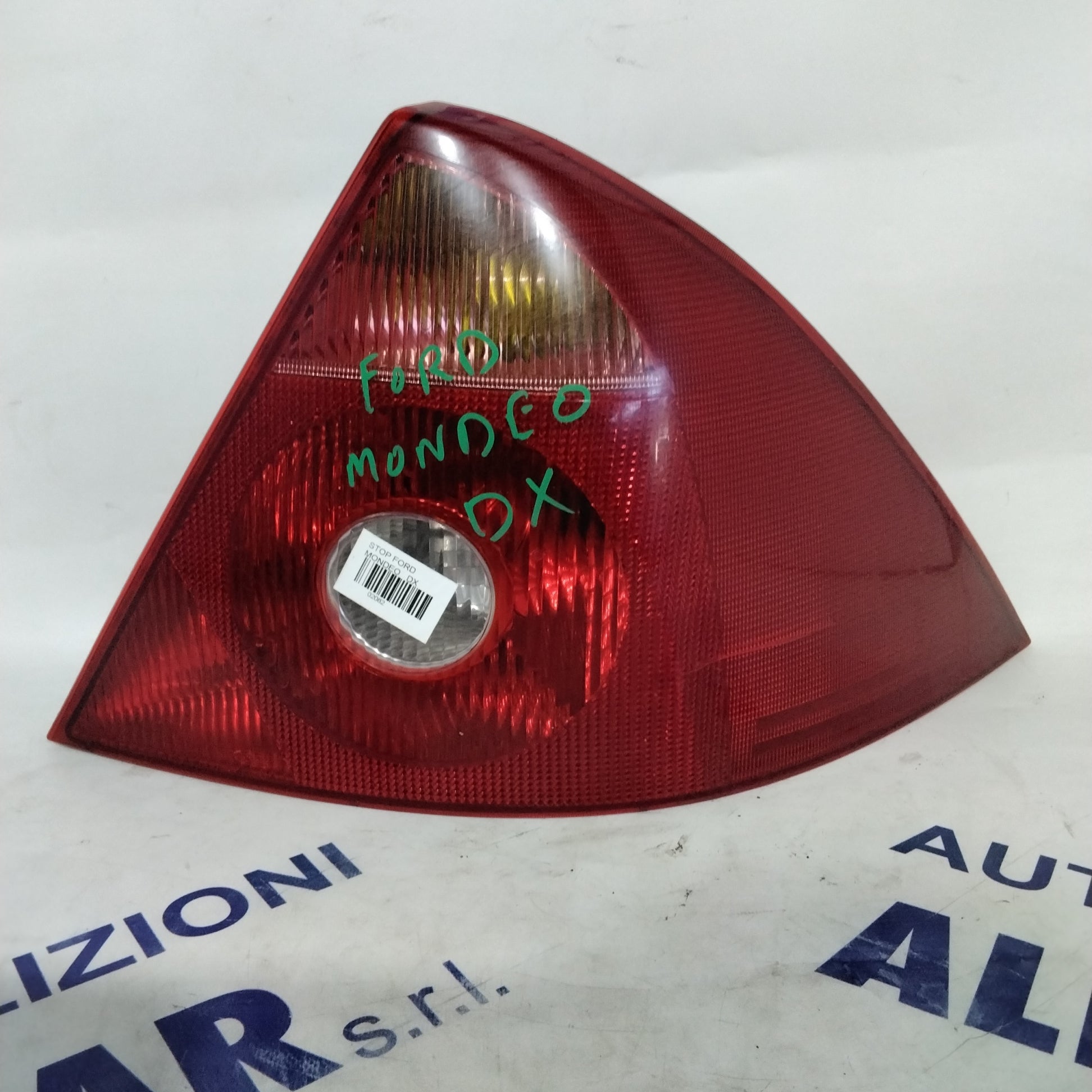 Ford Mondeo right stop light year 2001 code: 1S7113404A (sf9p1)