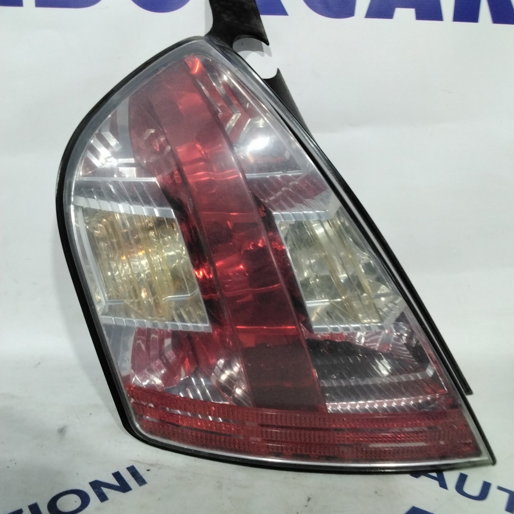 fanale stop sinistro fiat stilo 3 porte anno 2004 codice 468237064/FST3DTL