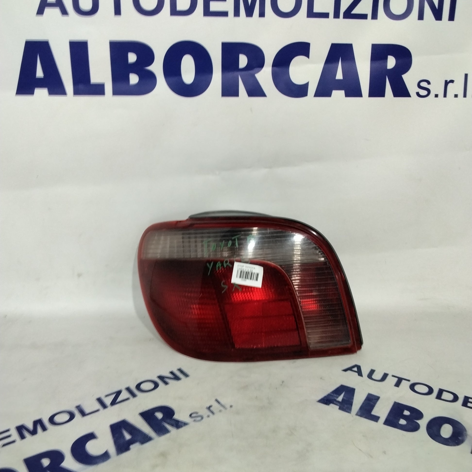 Toyota Yaris rear left stop light year 2002 code: 5308701L (sf9p1)