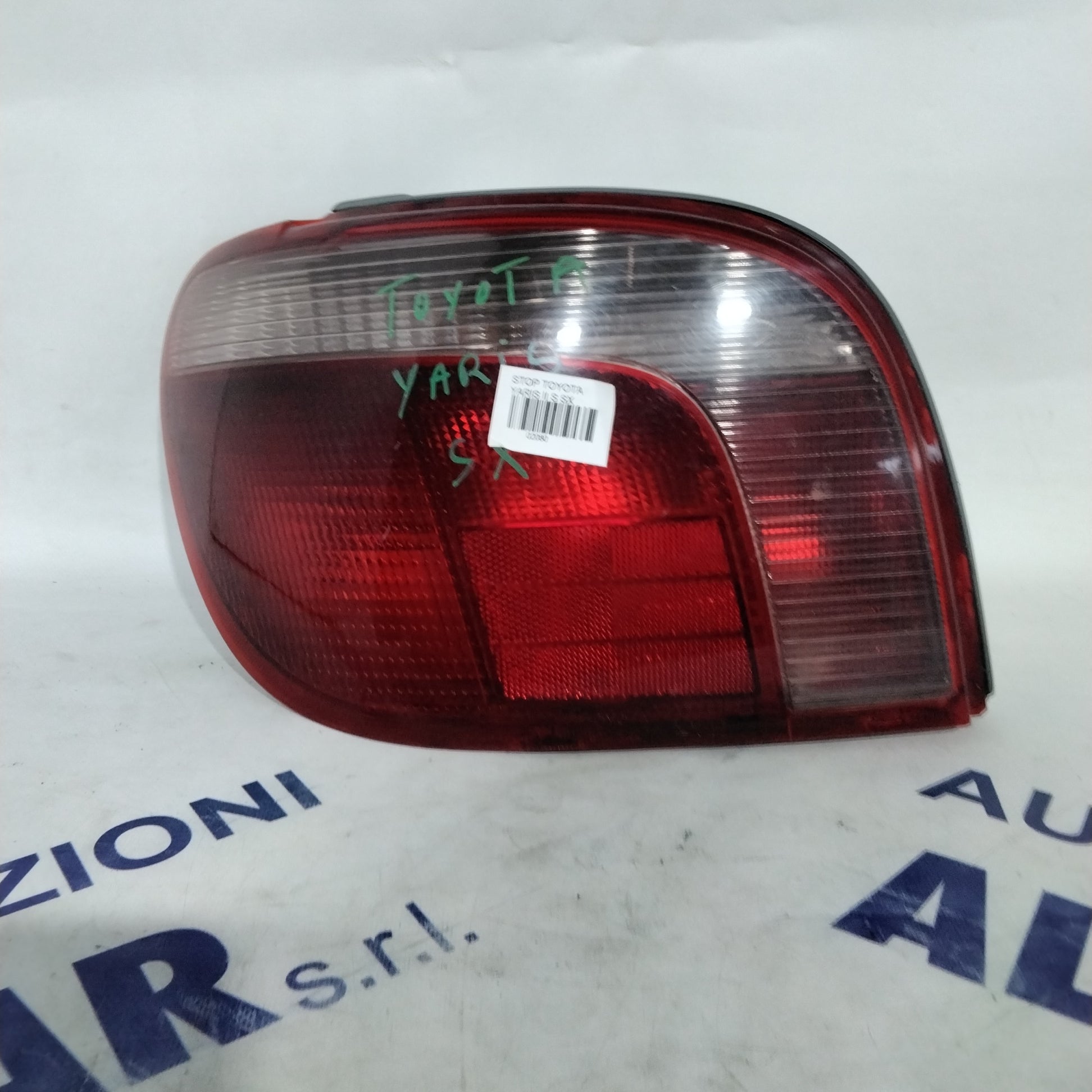 Toyota Yaris rear left stop light year 2002 code: 5308701L (sf9p1)