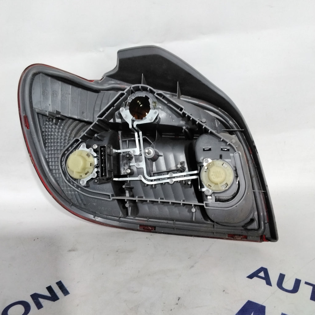 Right rear stop lamp Toyota Yaris 2004 (sf9p1)