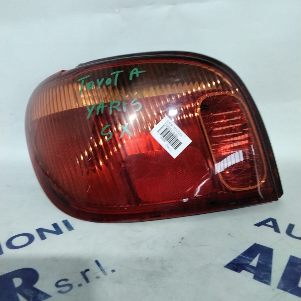 Toyota Yaris left tail light 2004 (sf9p1)