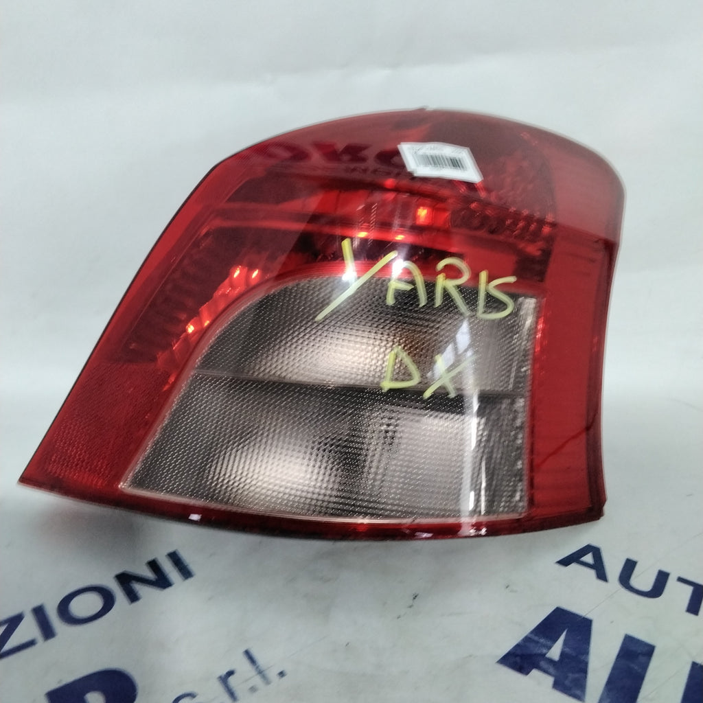 Toyota Yaris tail light right 2006 (sf9p1)