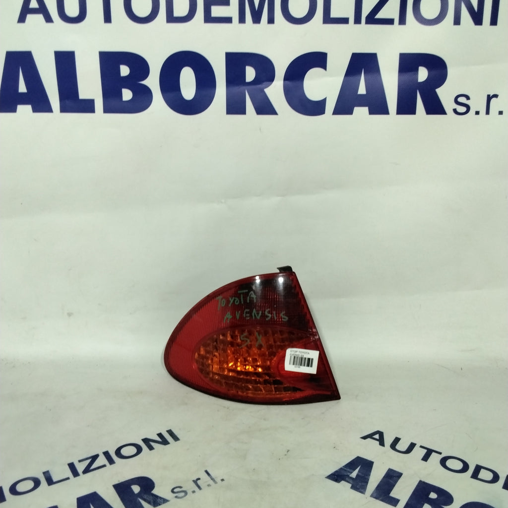 Toyota Avensis left tail light year 2002 (sf9p1)