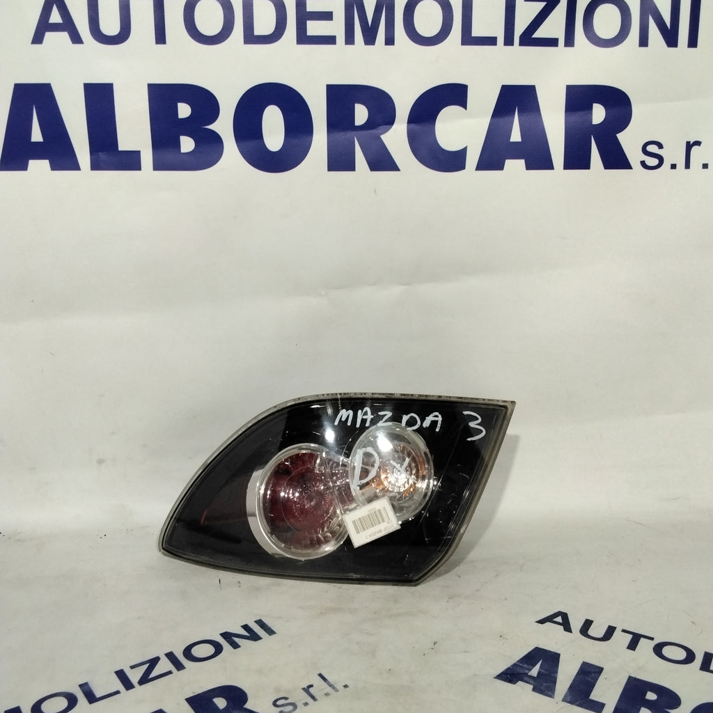 Right tail light Mazda 3 year 2006 code A051671
