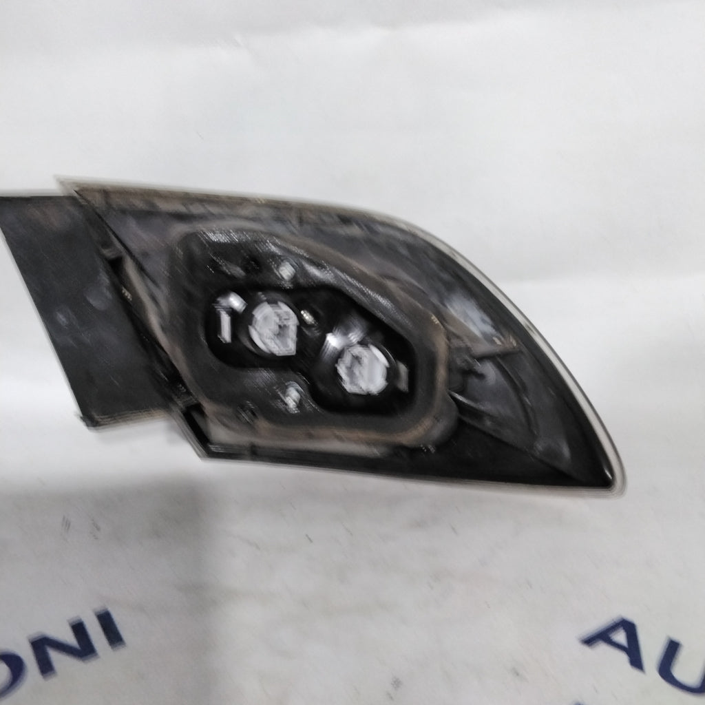 Right tail light Mazda 3 year 2006 code A051671