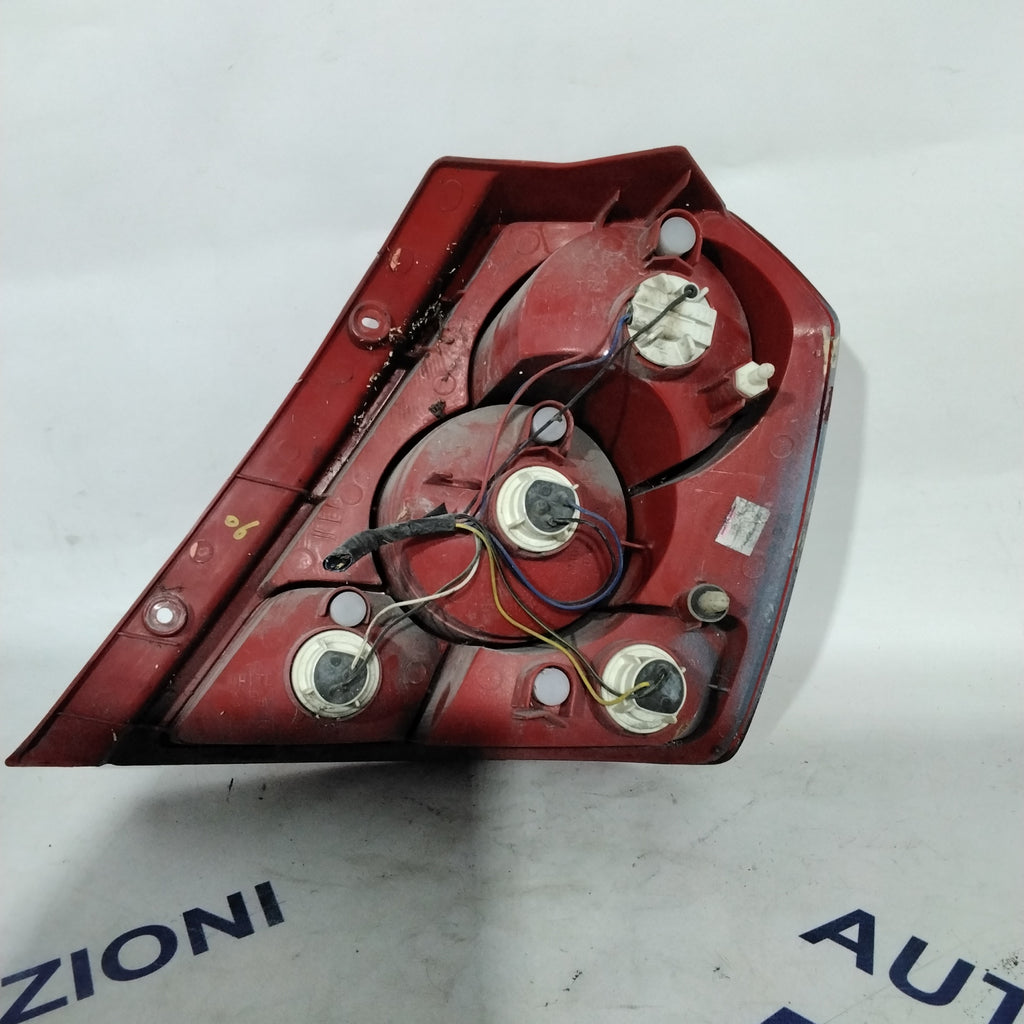 left tail light Chevrolet Kalos year 2006 code 300266L
