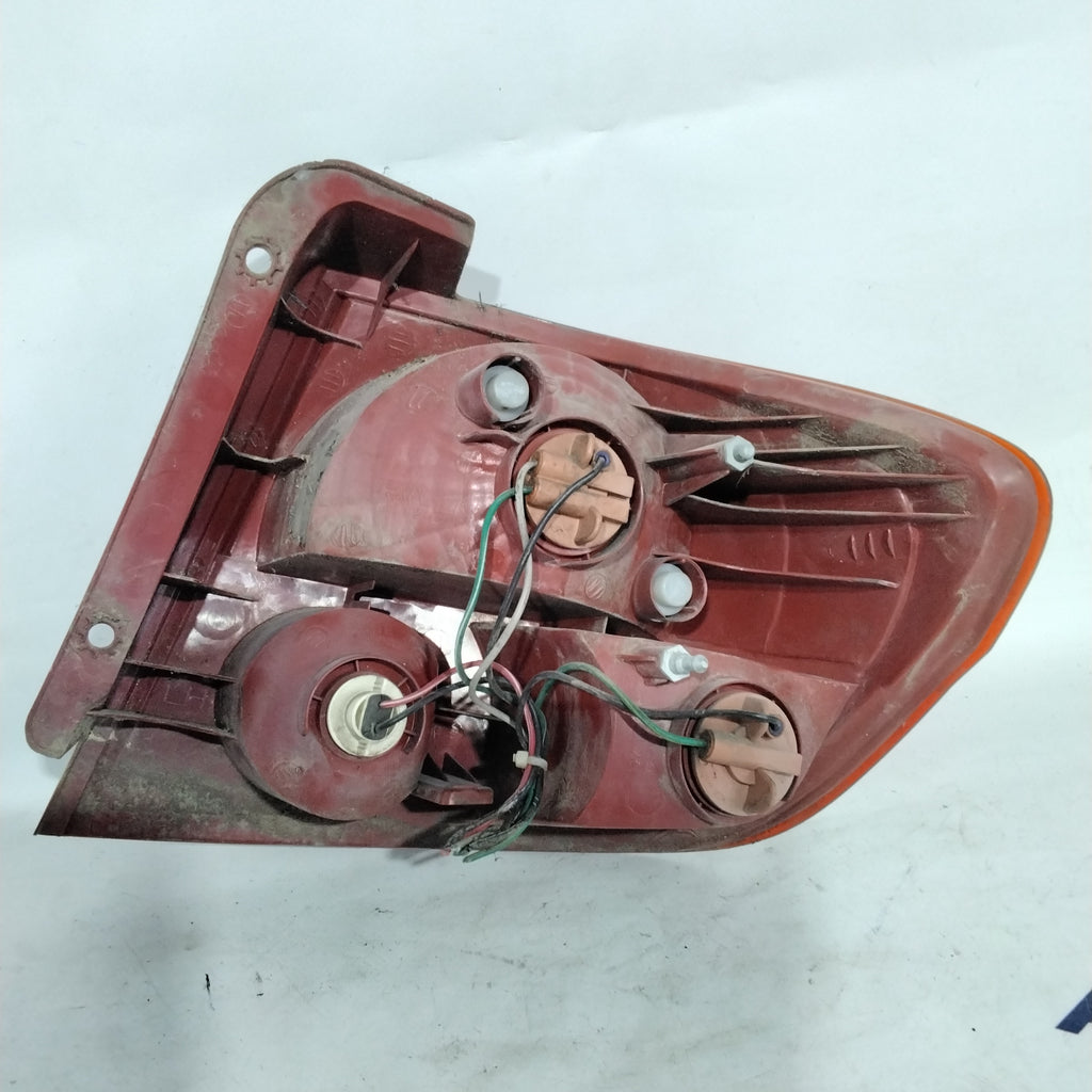 Hyundai Getz left stop light year 2005 code 924011CXXX
