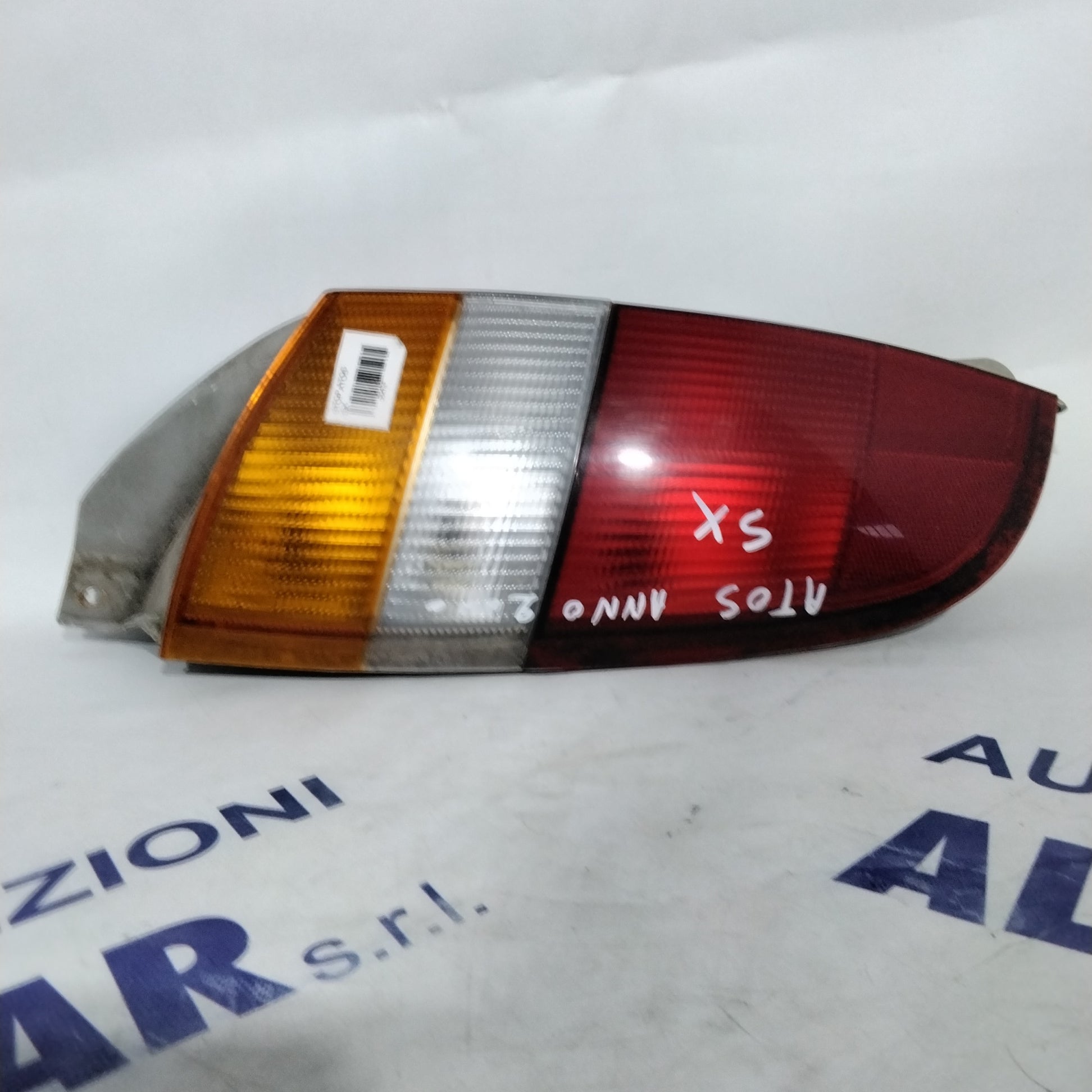 Hyundai Atos left taillight year 2000 code: 92401051 (sf9p2)