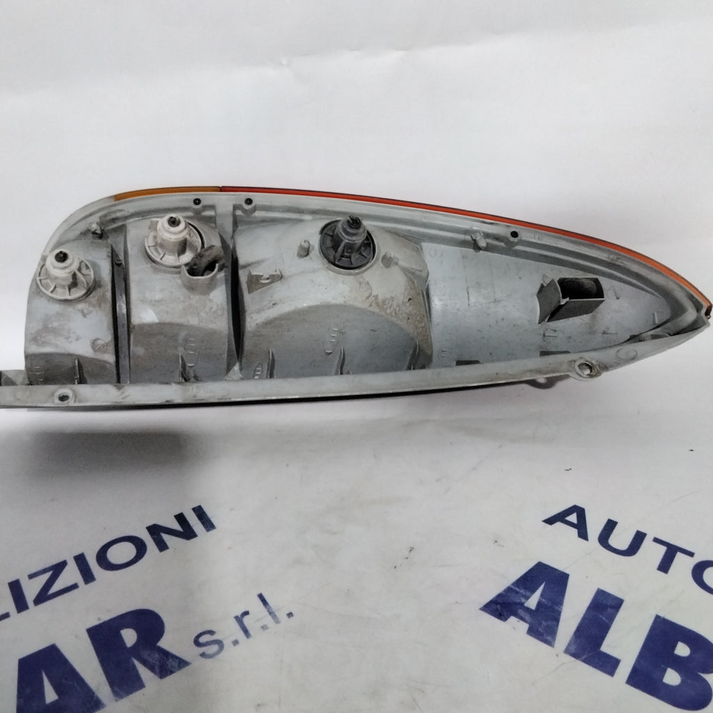 Hyundai Atos left tail light year 2004 (sf9p2)