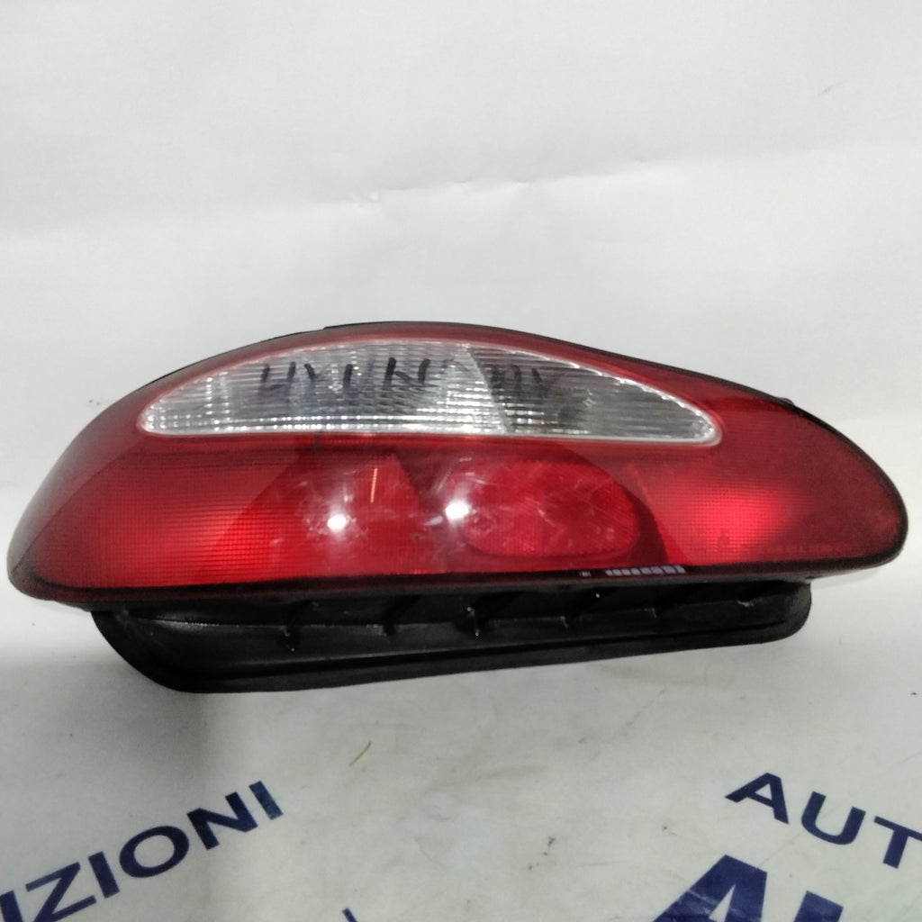 Hyundai Coupe first series right stop lamp 1996 code: 92401270 (sf9p2)