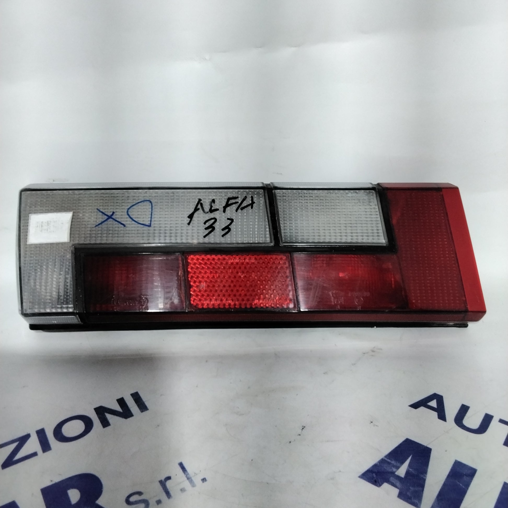 right stop light Alfa Romeo 33 year 1992