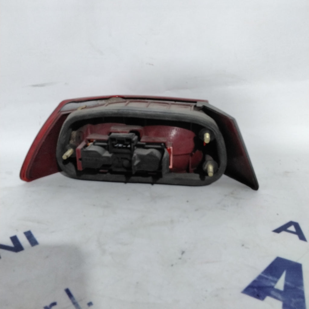 Alfa Romeo 145 right tail light year 1997 part number: 36380748 (sf9p2)
